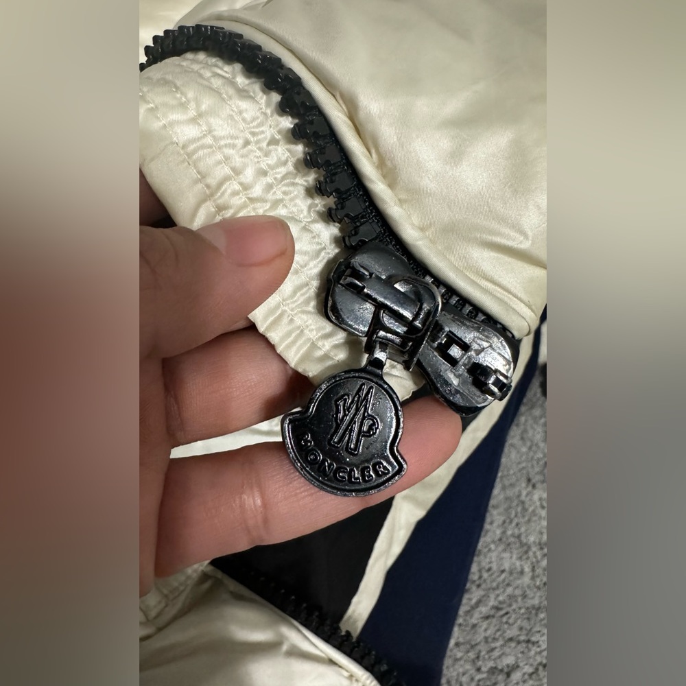 Moncler puffer woman - Picture 5 of 12